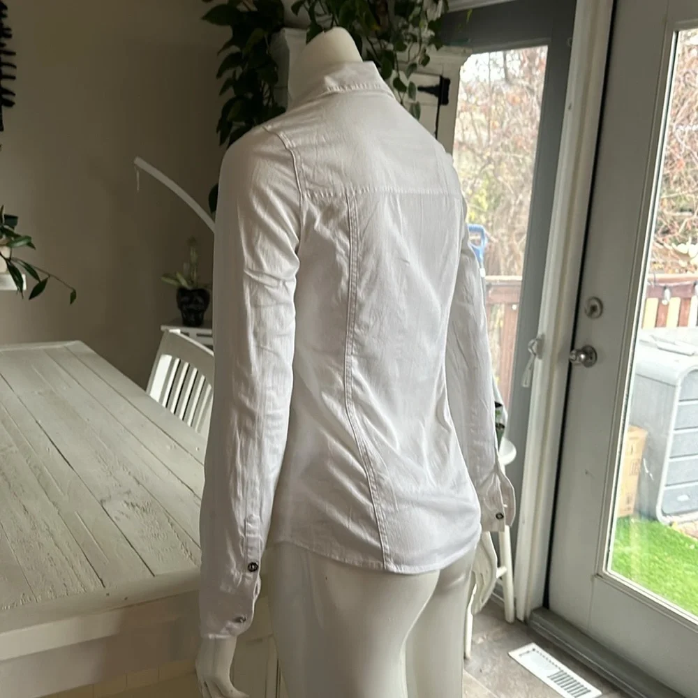 Guess long sleeve button up white blouse size XS - Picture 5 of 9